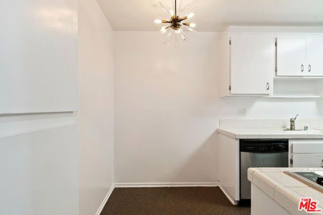 927 N Kings Road 107, West Hollywood, CA 90069