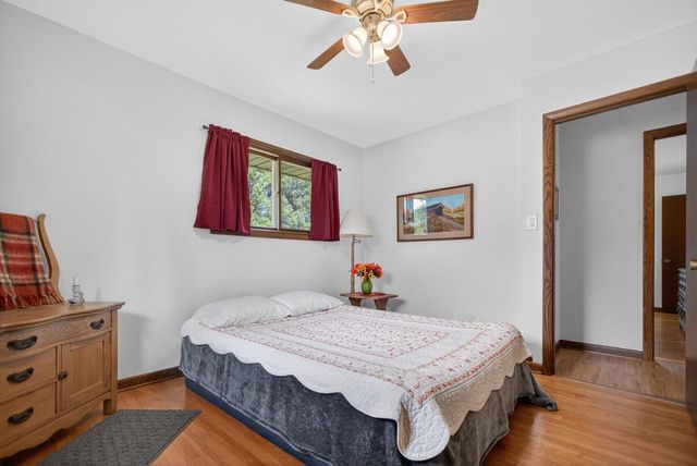 508 Whitegate DRIVE, Saukville, WI 53080