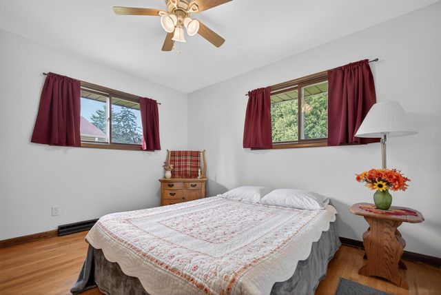 508 Whitegate DRIVE, Saukville, WI 53080