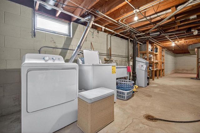 508 Whitegate DRIVE, Saukville, WI 53080