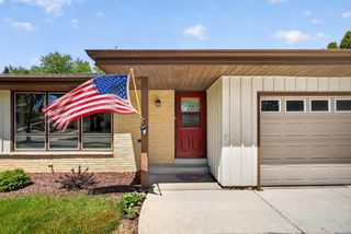 508 Whitegate DRIVE, Saukville, WI 53080