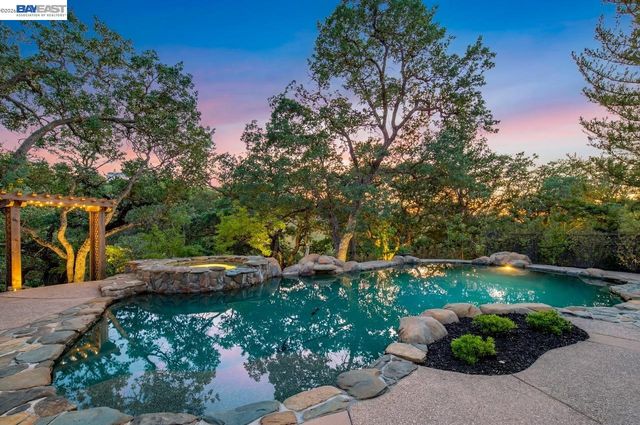 4129 Grant Ct, Pleasanton, CA 94566