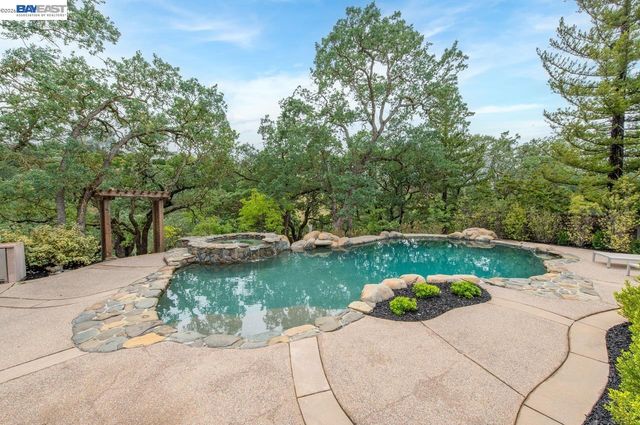 4129 Grant Ct, Pleasanton, CA 94566