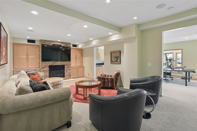 1340 Country Club Boulevard, Clive, IA 50325