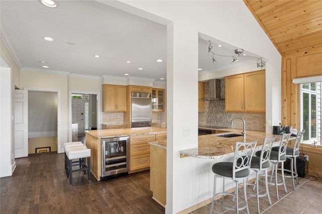 1340 Country Club Boulevard, Clive, IA 50325