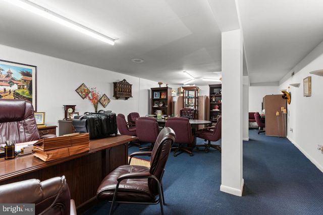 3069 RIVER RD, Camden, NJ 08105