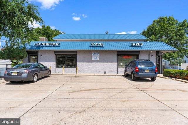 3069 RIVER RD, Camden, NJ 08105