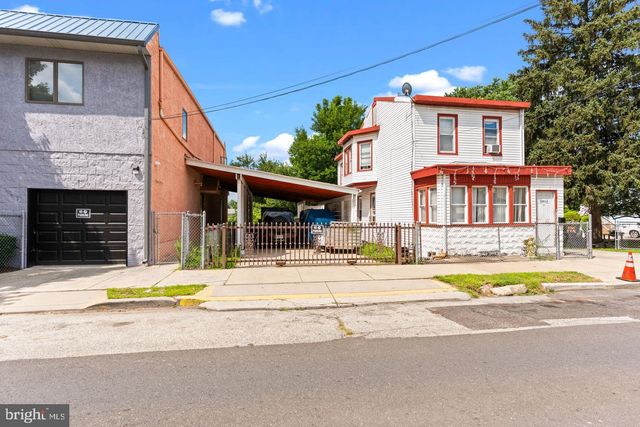 3069 RIVER RD, Camden, NJ 08105