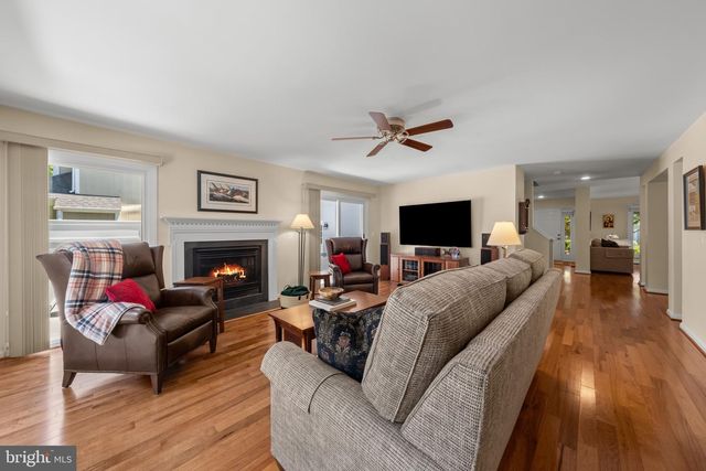 20869 CHANNEL CT, Sterling, VA 20165