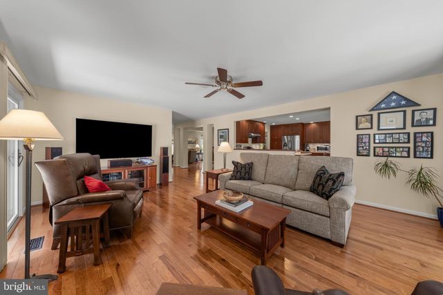 20869 CHANNEL CT, Sterling, VA 20165
