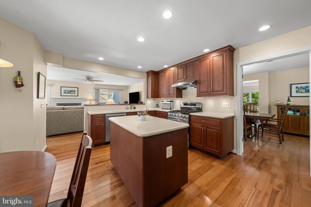 20869 CHANNEL CT, Sterling, VA 20165
