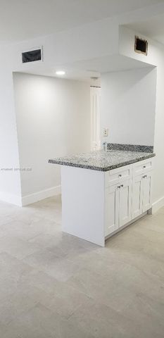 870 NW 87th Ave 407, Miami, FL 33172