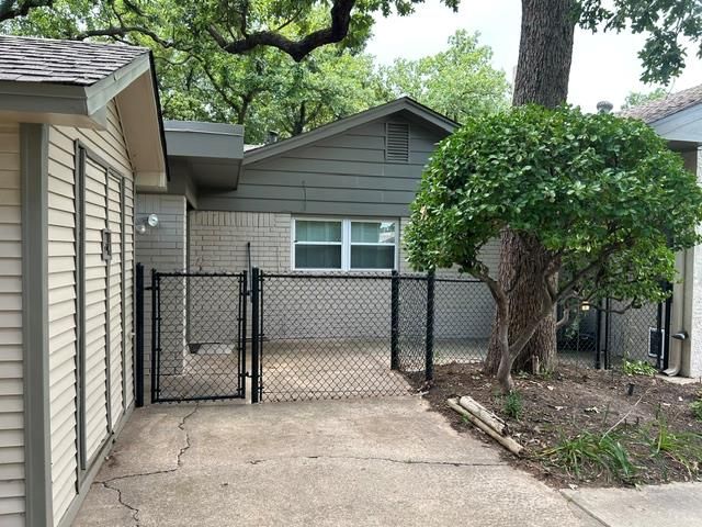 7325 NW 21st Street, Bethany, OK 73008