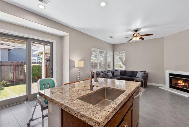 3400 Sleepy Hollow Ln, Modesto, CA 95355