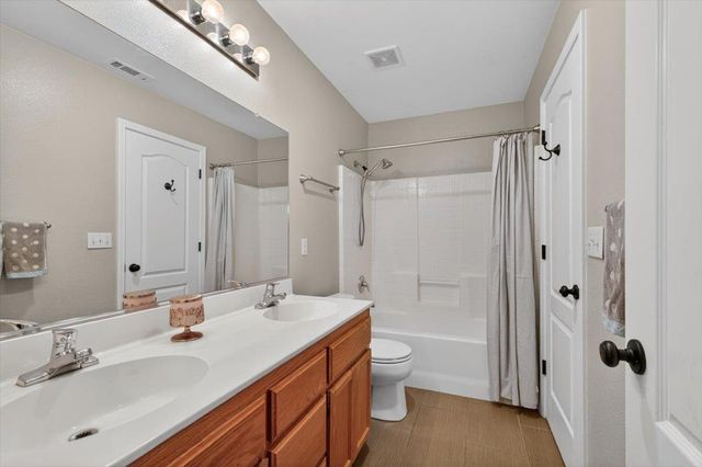 3400 Sleepy Hollow Ln, Modesto, CA 95355
