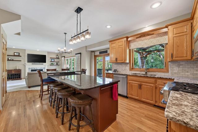 10817 Cambridge Court, Burnsville, MN 55337