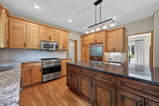 10817 Cambridge Court, Burnsville, MN 55337