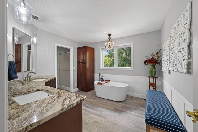 10817 Cambridge Court, Burnsville, MN 55337