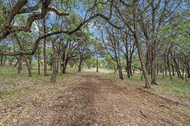 000 Moonridge LN, Wimberley, TX 78676