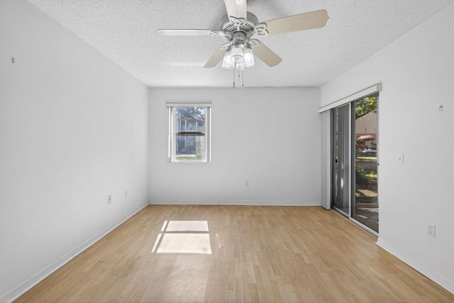 7425 N Devon Dr 107, Tamarac, FL 33321