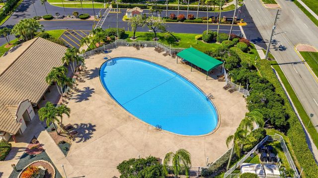 7425 N Devon Dr 107, Tamarac, FL 33321
