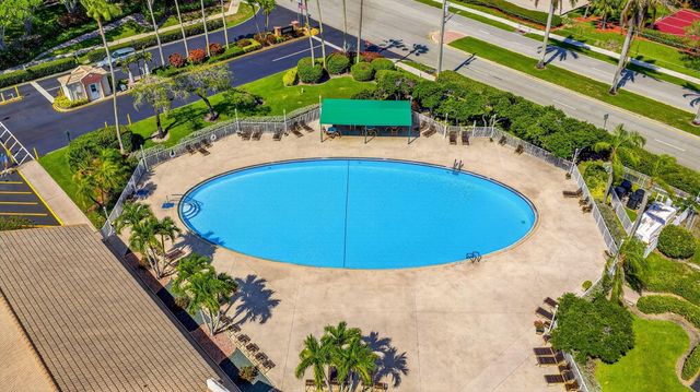 7425 N Devon Dr 107, Tamarac, FL 33321