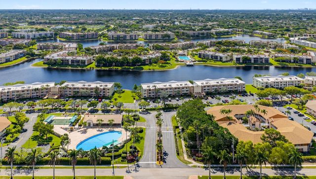 7425 N Devon Dr 107, Tamarac, FL 33321