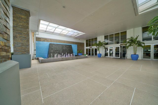 7425 N Devon Dr 107, Tamarac, FL 33321