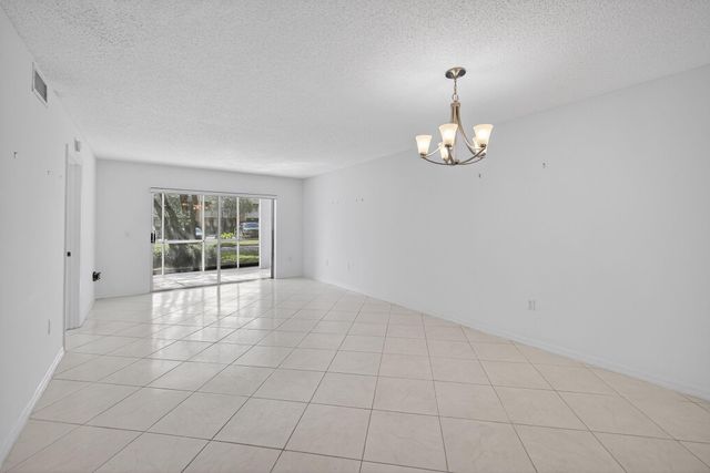 7425 N Devon Dr 107, Tamarac, FL 33321