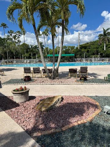 7425 N Devon Dr 107, Tamarac, FL 33321