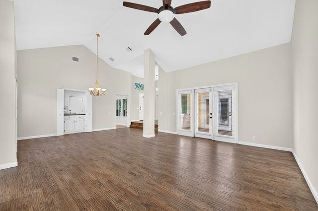5806 Smoke Glass Trail, Dallas, TX 75252