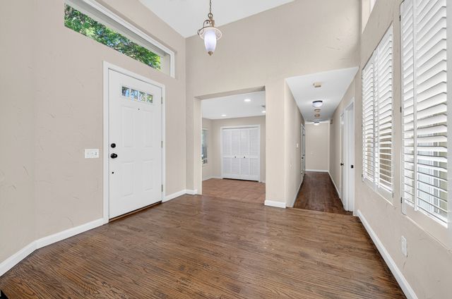 5806 Smoke Glass Trail, Dallas, TX 75252
