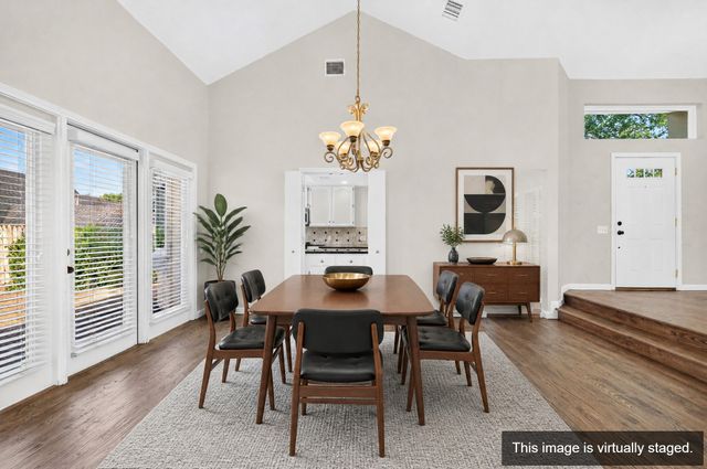 5806 Smoke Glass Trail, Dallas, TX 75252