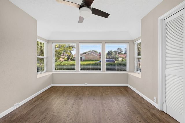 5806 Smoke Glass Trail, Dallas, TX 75252