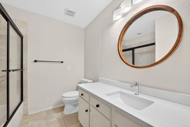 5806 Smoke Glass Trail, Dallas, TX 75252