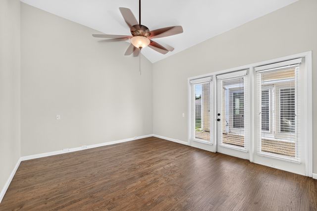 5806 Smoke Glass Trail, Dallas, TX 75252