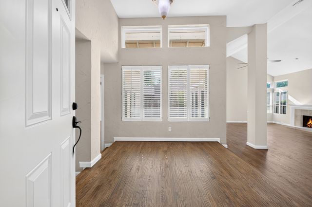 5806 Smoke Glass Trail, Dallas, TX 75252