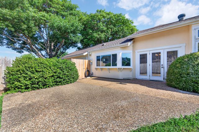 5806 Smoke Glass Trail, Dallas, TX 75252
