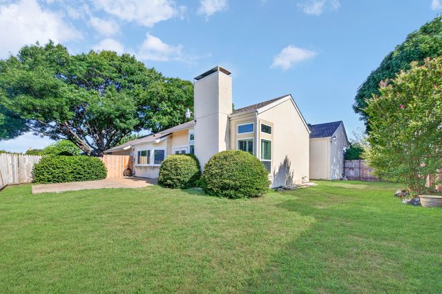 5806 Smoke Glass Trail, Dallas, TX 75252