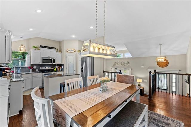 21431 W 47th Terrace, Shawnee, KS 66218