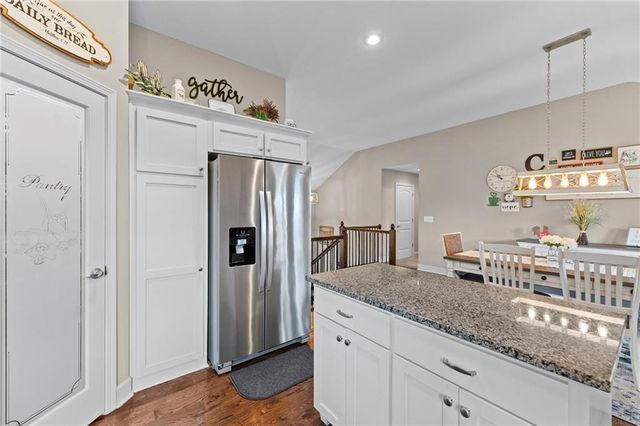 21431 W 47th Terrace, Shawnee, KS 66218