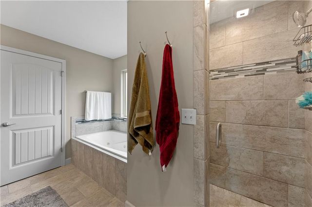 21431 W 47th Terrace, Shawnee, KS 66218