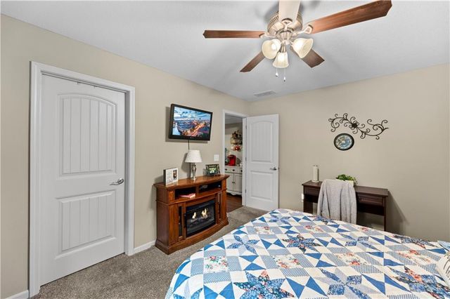 21431 W 47th Terrace, Shawnee, KS 66218