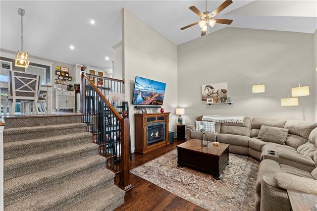 21431 W 47th Terrace, Shawnee, KS 66218