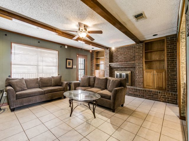 1311 Oak Timber Drive, Euless, TX 76039