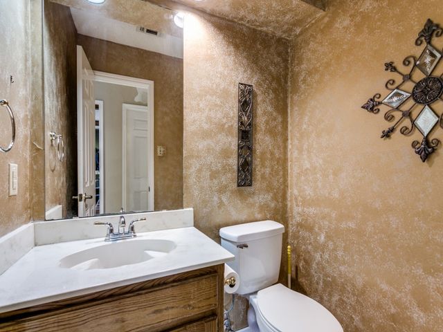 1311 Oak Timber Drive, Euless, TX 76039