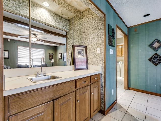 1311 Oak Timber Drive, Euless, TX 76039