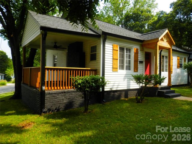 1416 Effingham Road, Charlotte, NC 28208