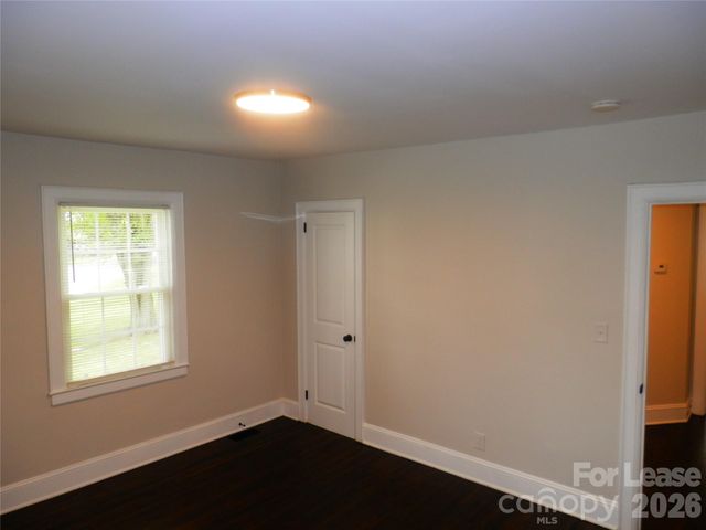 1416 Effingham Road, Charlotte, NC 28208