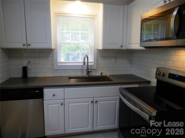 1416 Effingham Road, Charlotte, NC 28208